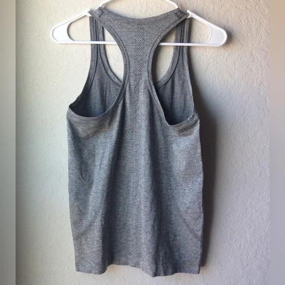 Lululemon Swiftly Tech Racerback Tank ~ Size 6 - Picture 4 of 8